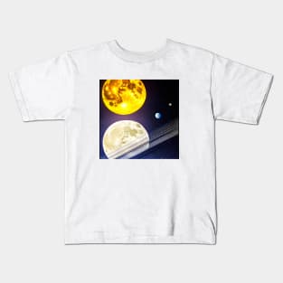 When the sun and the moon meet Kids T-Shirt